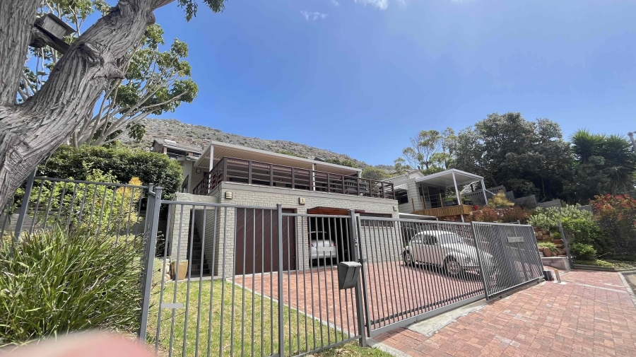 3 Bedroom Property for Sale in Glencairn Western Cape